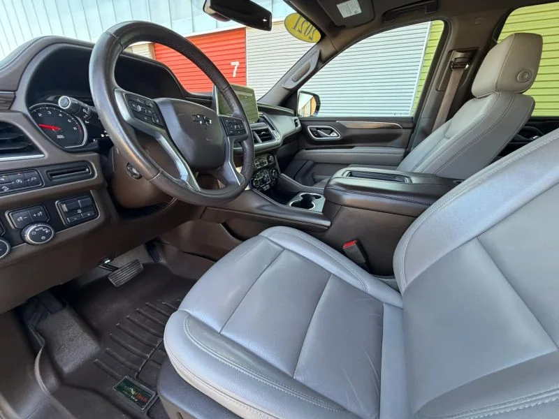 Used 2021 Silver Chevrolet Z71 Sport Utility 4D image 19