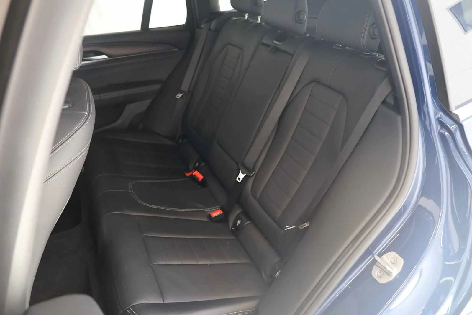 Used 2021 Phytonic Blue Metallic BMW xDrive30e image 22