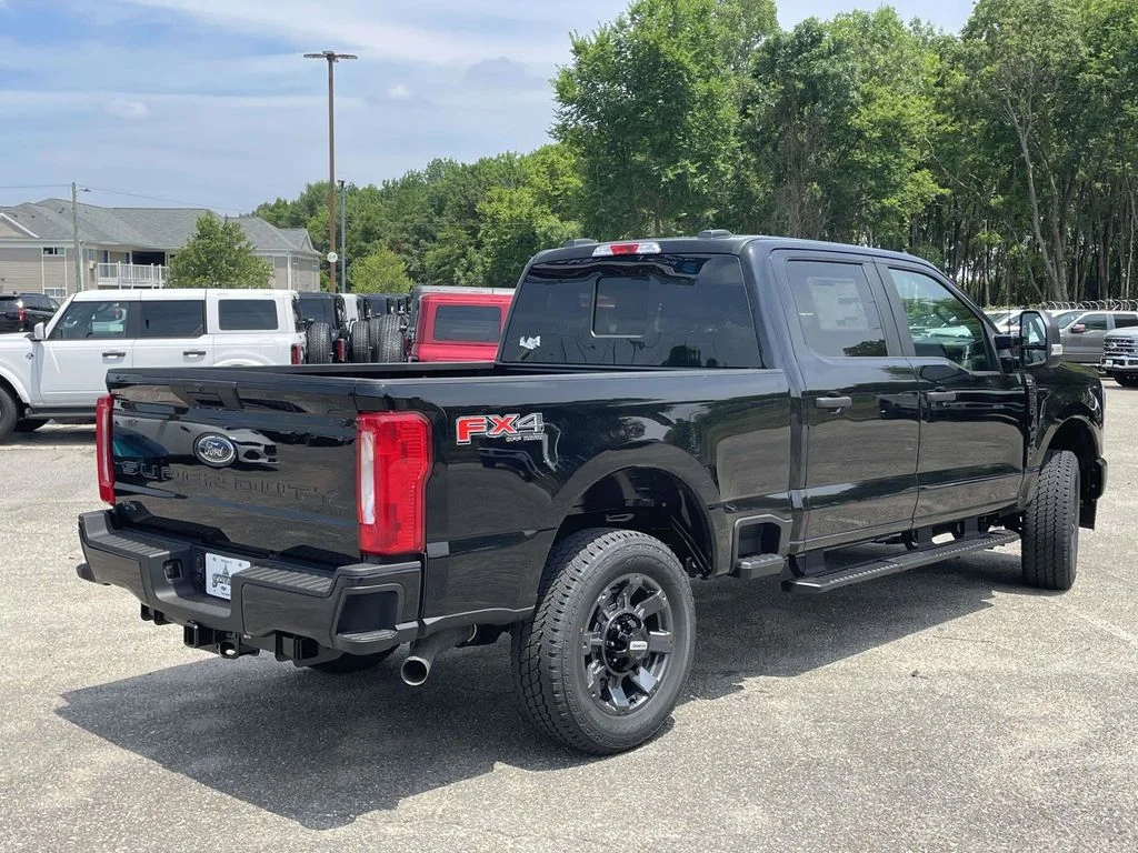 New 2026 Black Ford XL image 3