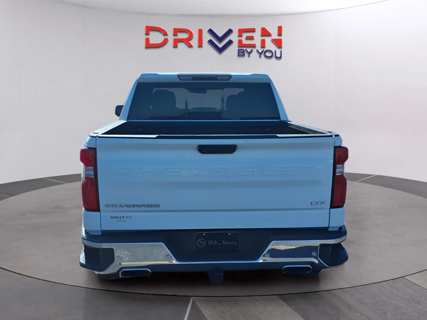 Used 2021 SUMMIT WHITE Chevrolet LTZ image 4