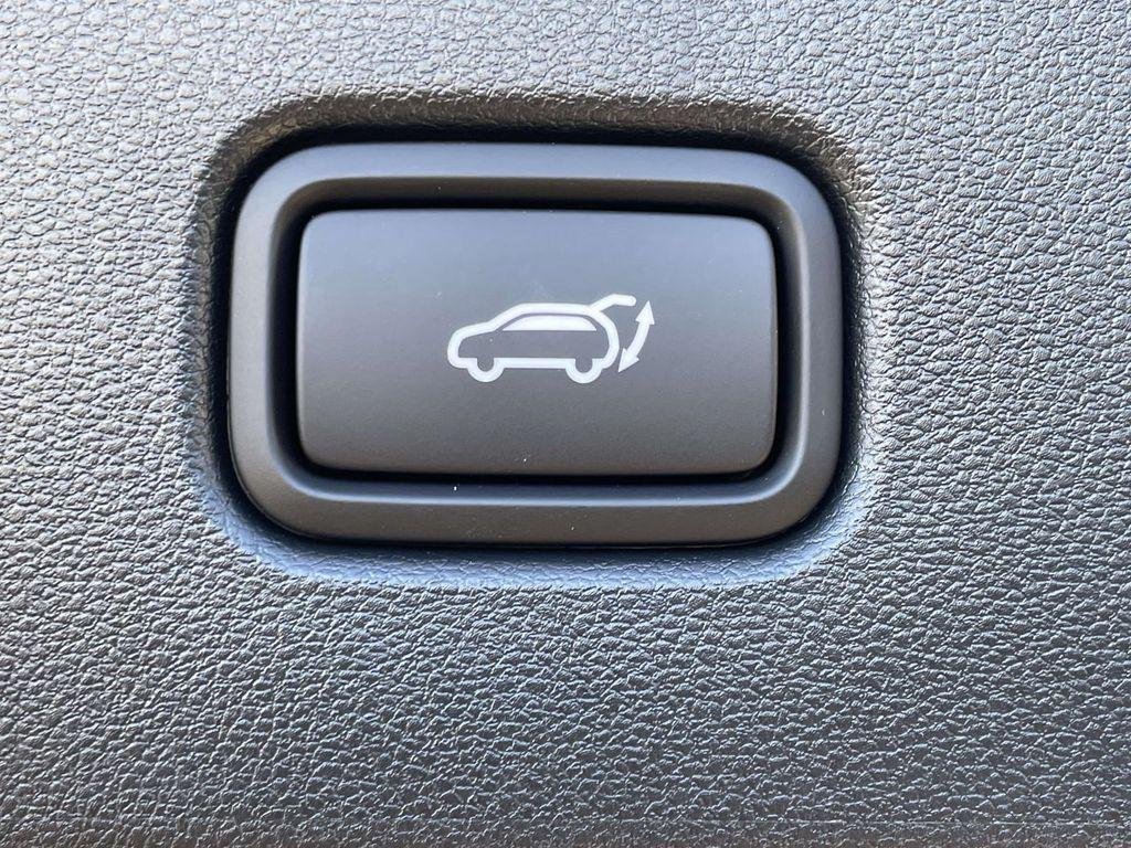 New 2026 White Hyundai SEL image 9