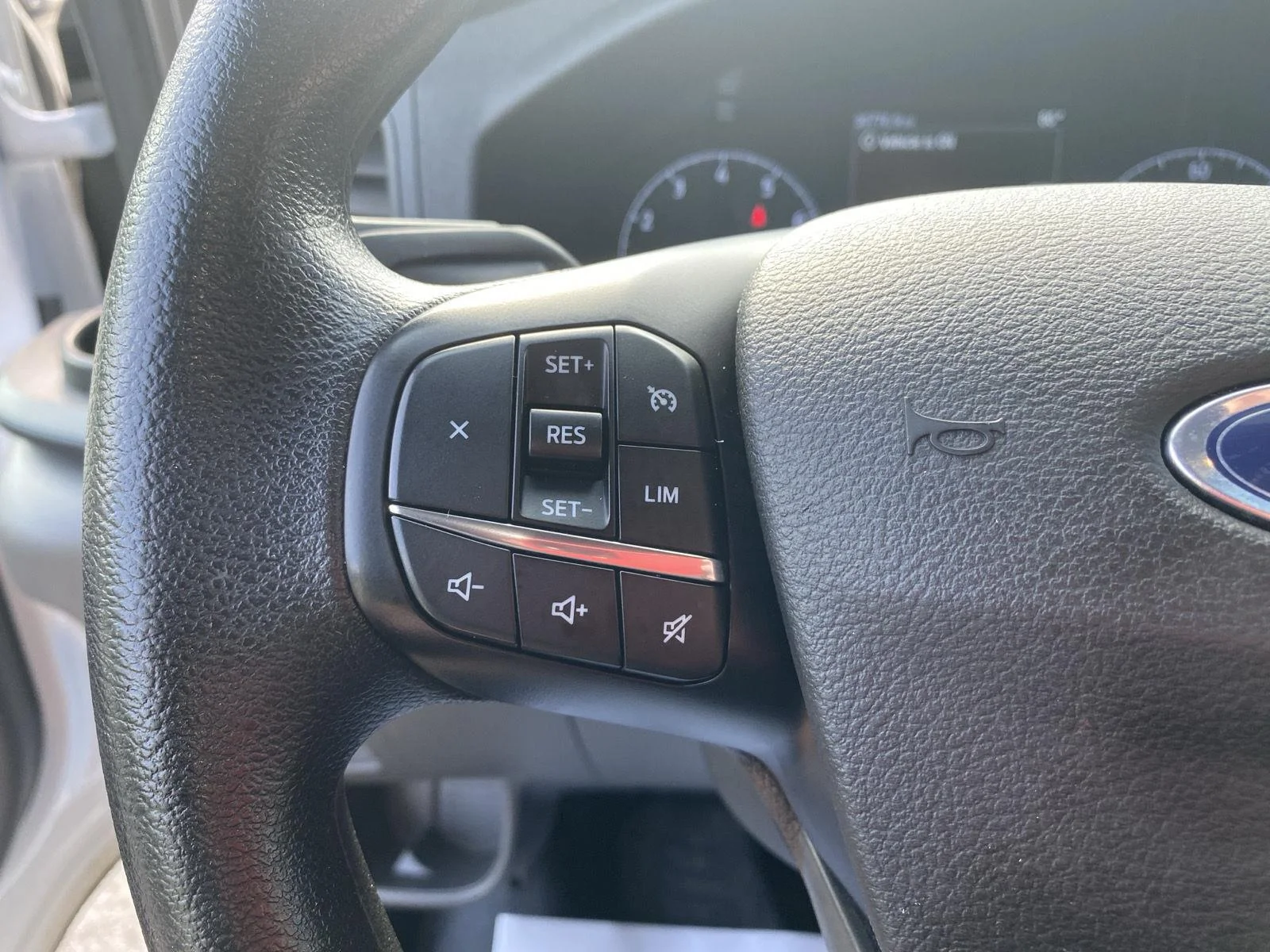 Used 2025 Oxford White Ford 250 image 16