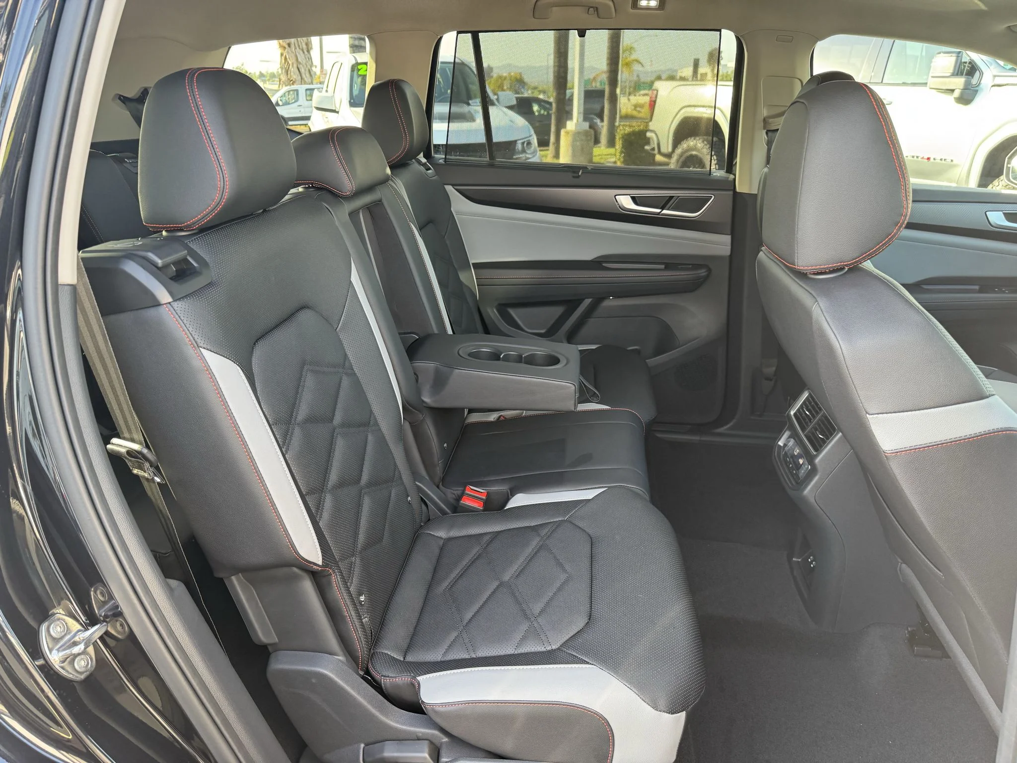 New 2026 Deep Black Pearl Volkswagen 2.0T Peak Edition image 32