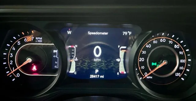 Used 2024 Gray Jeep Sahara image 21