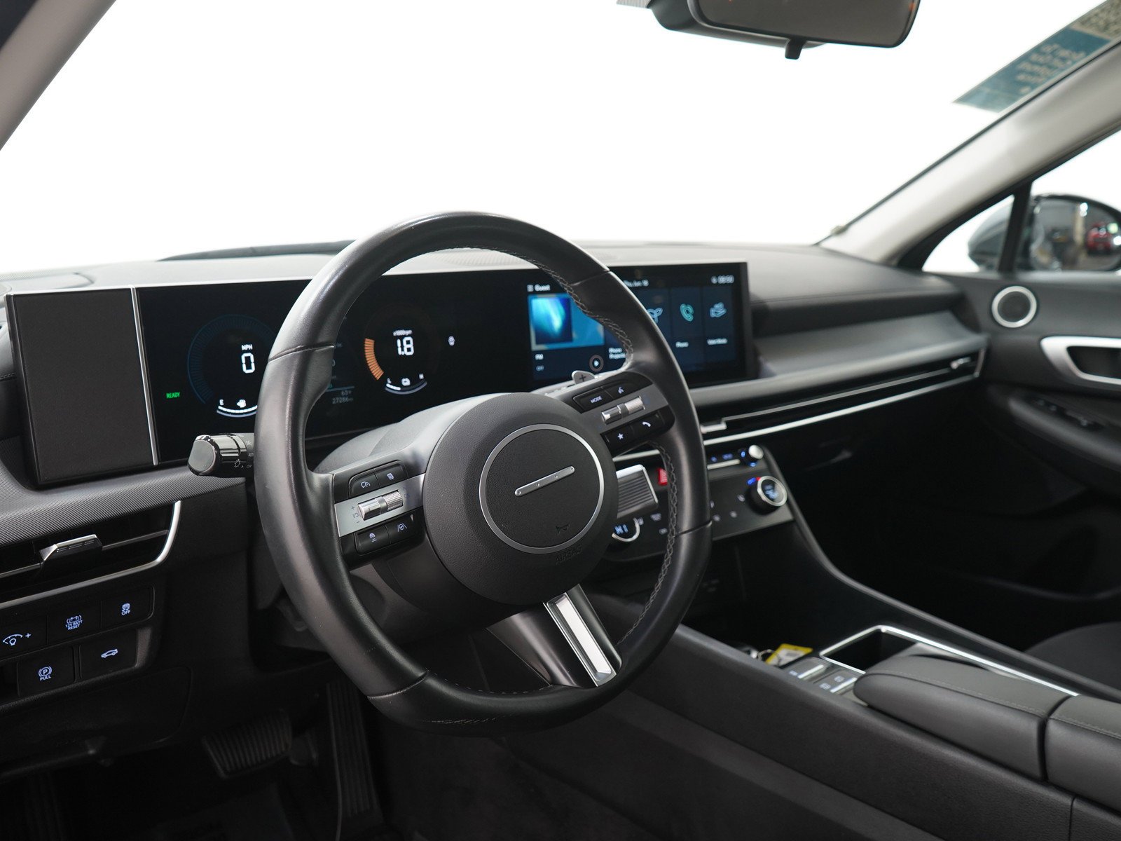 Used 2025 Portofino Gray Hyundai SEL FWD image 24