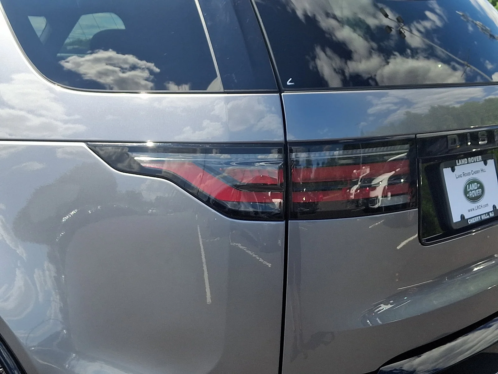Used 2025 Gray Land Rover Dynamic SE image 17