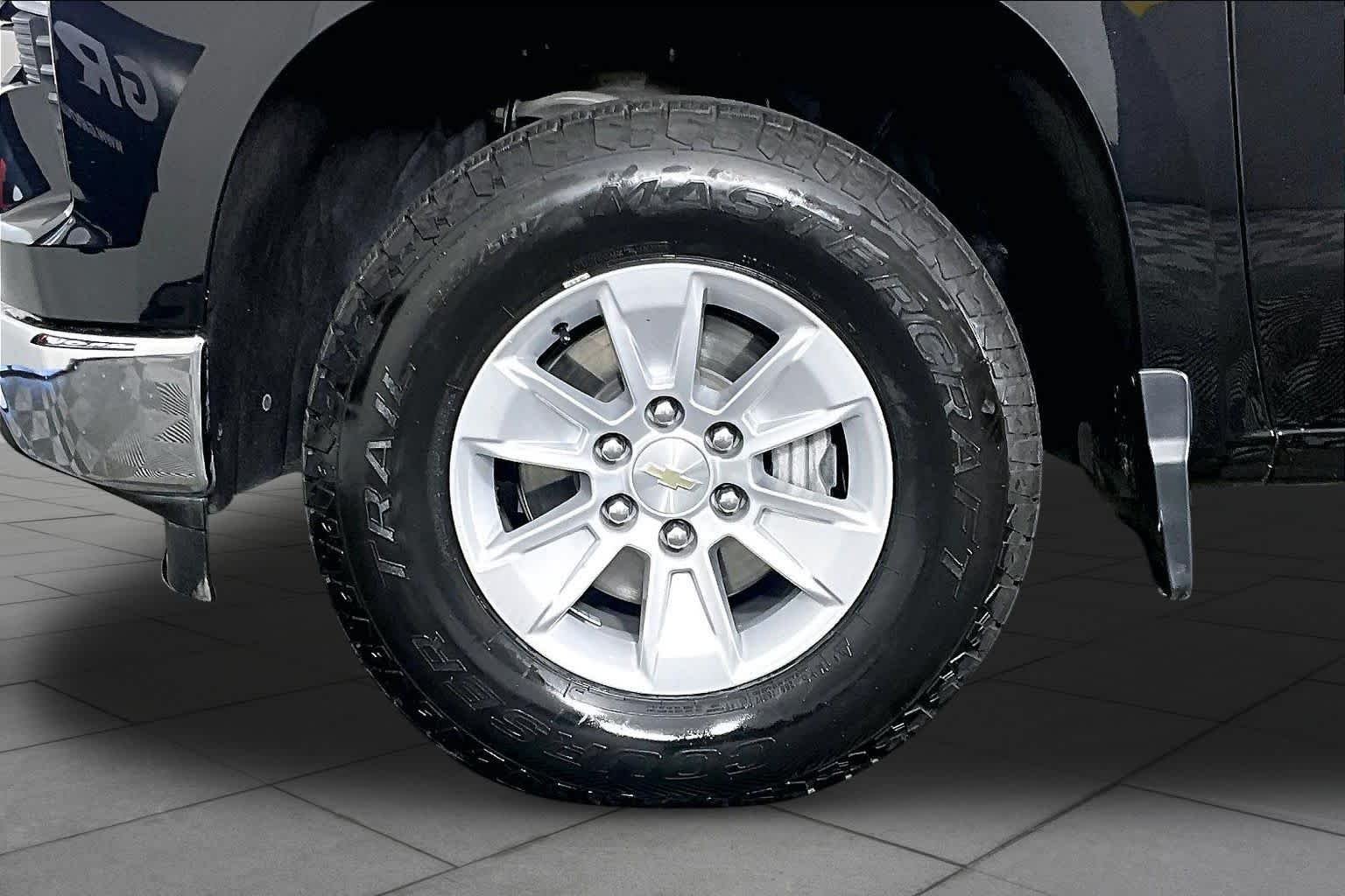 Used 2024 Black Chevrolet LT image 10