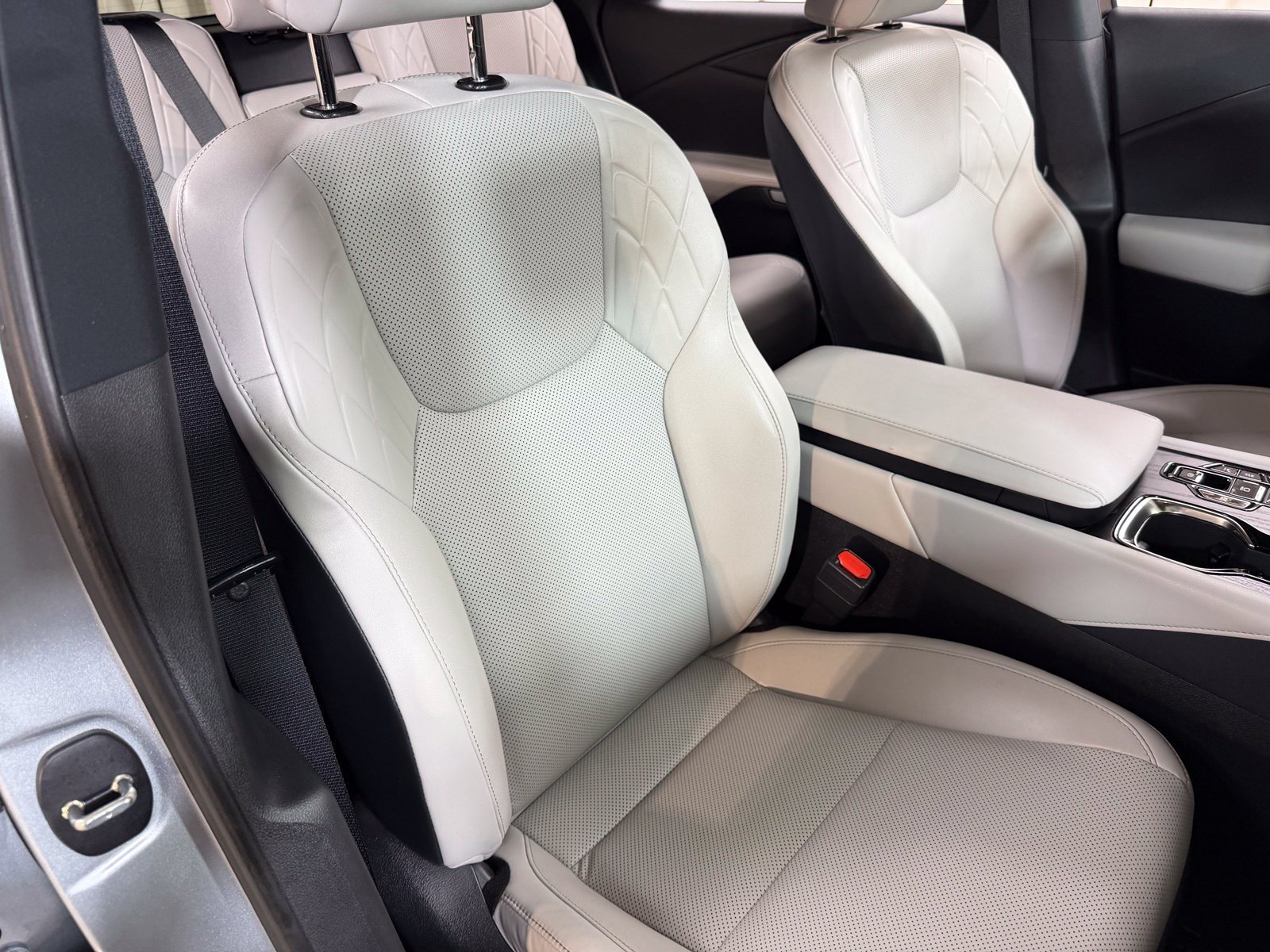 Used 2025 Silver Lexus 350h Premium image 45