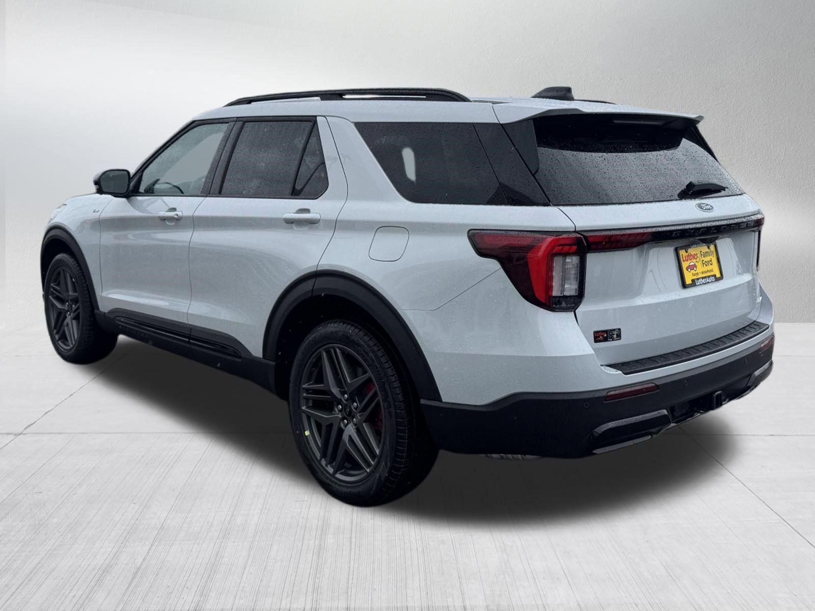 New 2026 Space White Metallic Ford ST-Line image 3