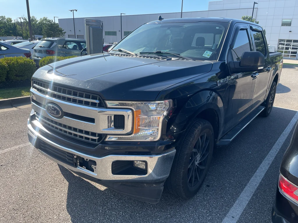 Used 2018 Shadow Black Ford XLT image 1