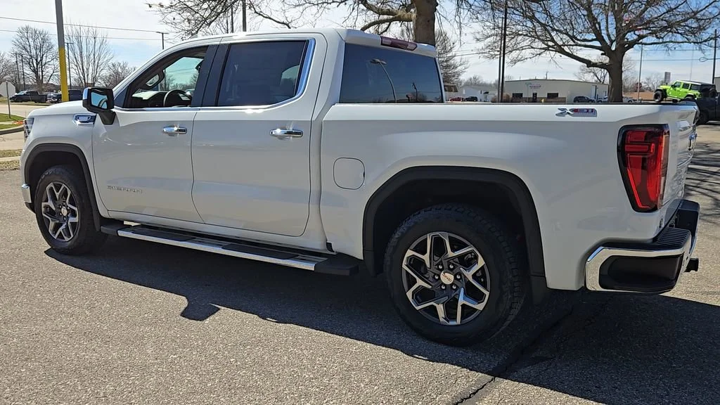 New 2026 Summit White GMC SLT image 26