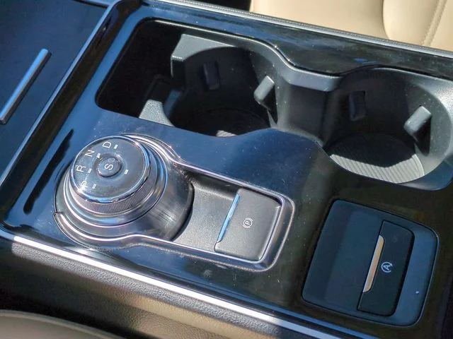 Used 2020 Blue Ford SEL image 25