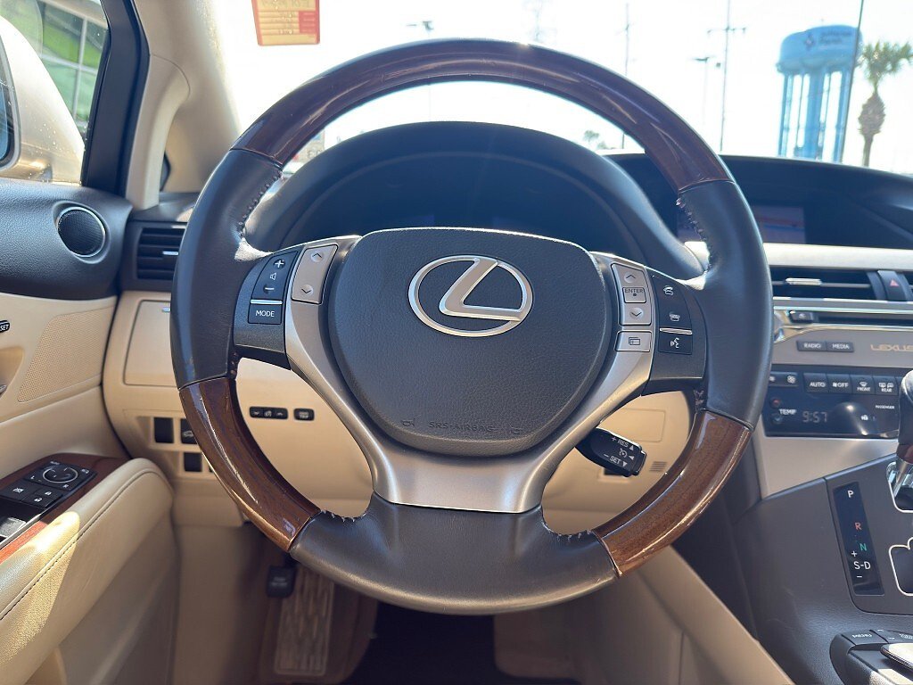 Used 2014 BEIGE Lexus 4dr SUV image 14