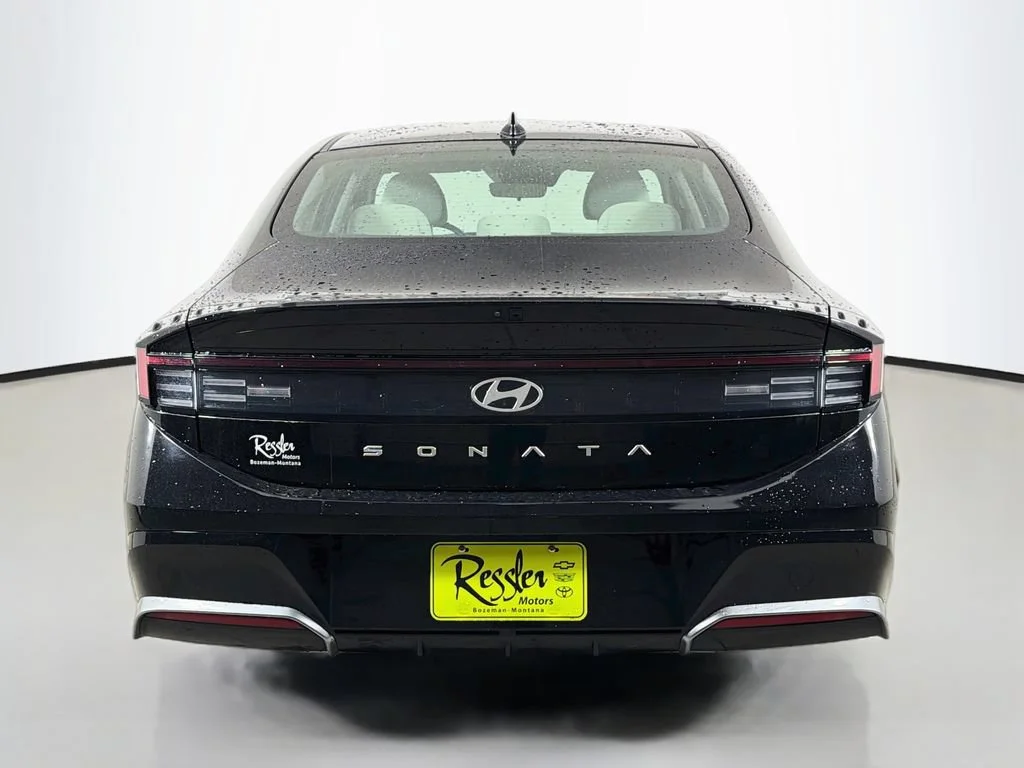 Used 2024 Black Hyundai SEL image 7