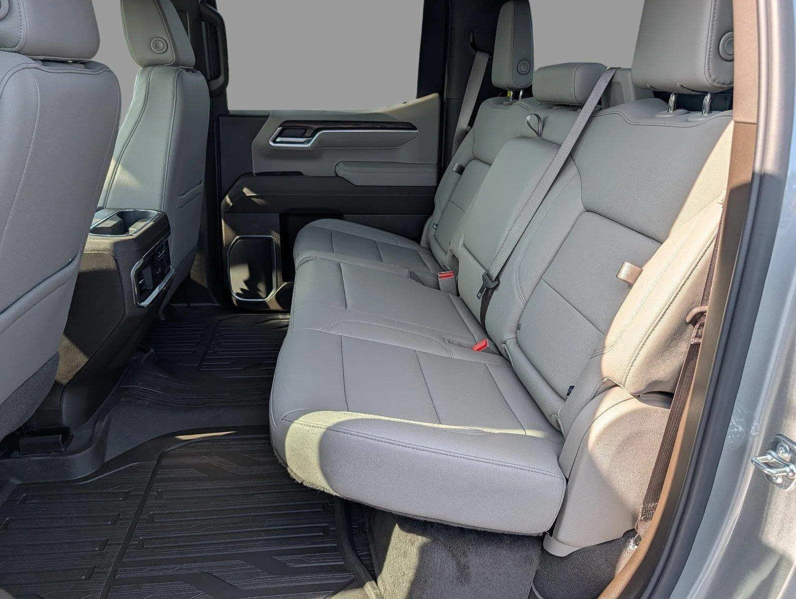 New 2026 Sterling Metallic GMC SLT image 33