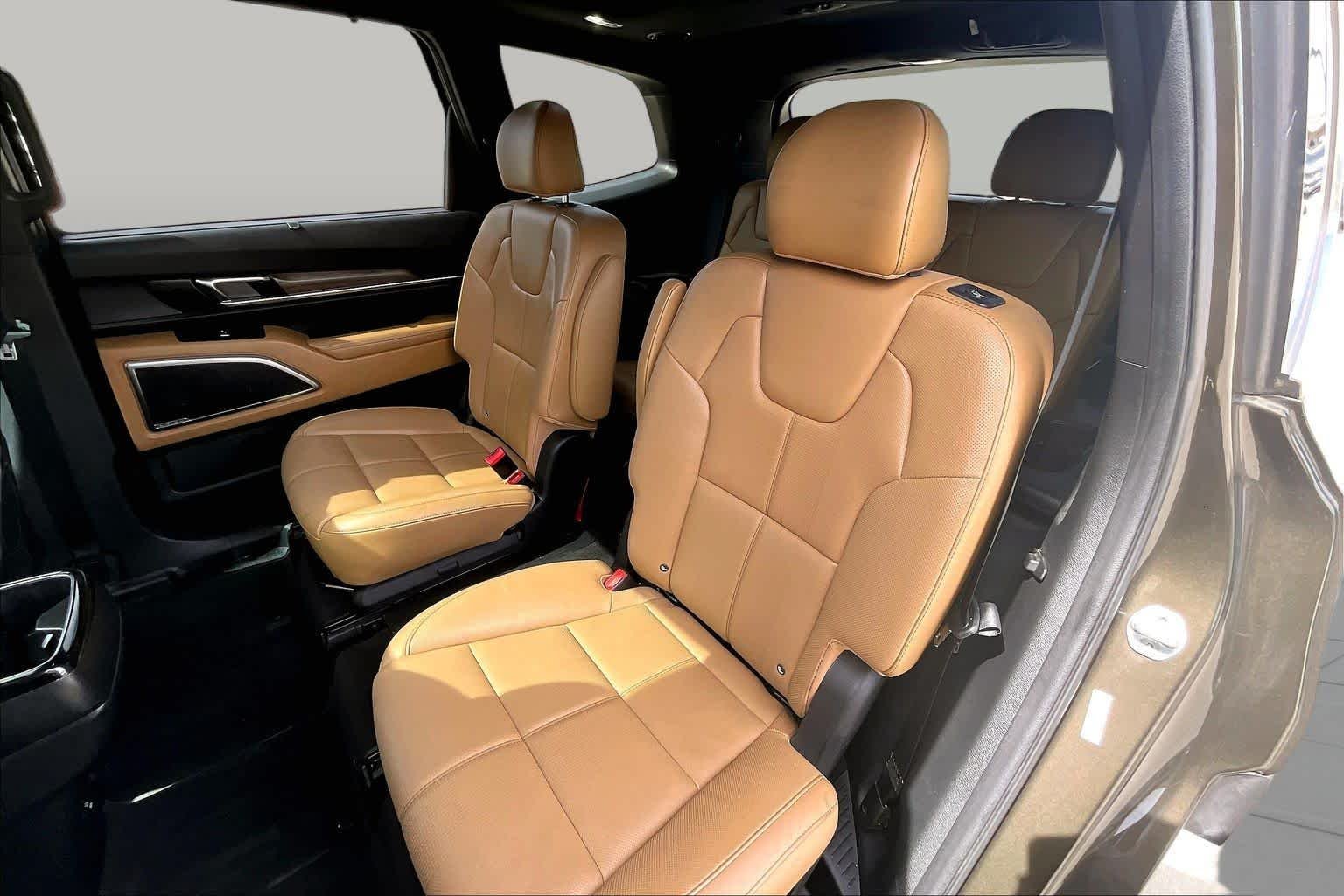 Used 2020 Dark Moss Kia SX image 18