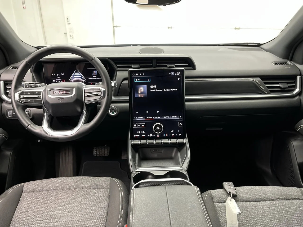 Used 2025 Sterling Metallic GMC Elevation image 4