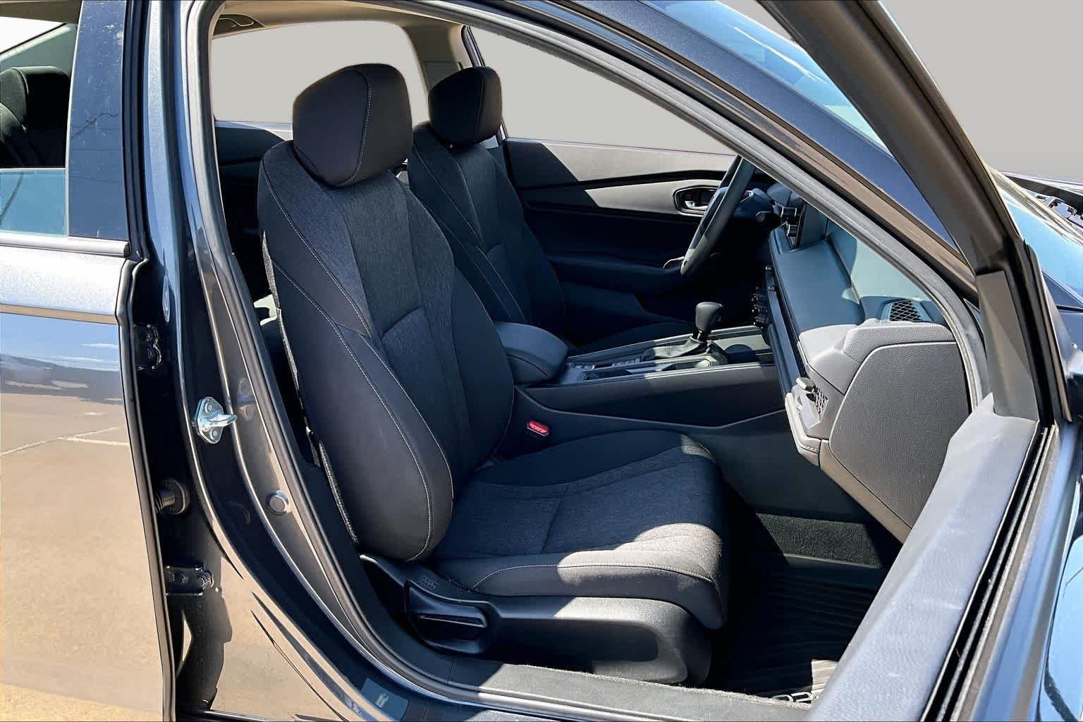 2025 Honda Accord SE - Photo 9