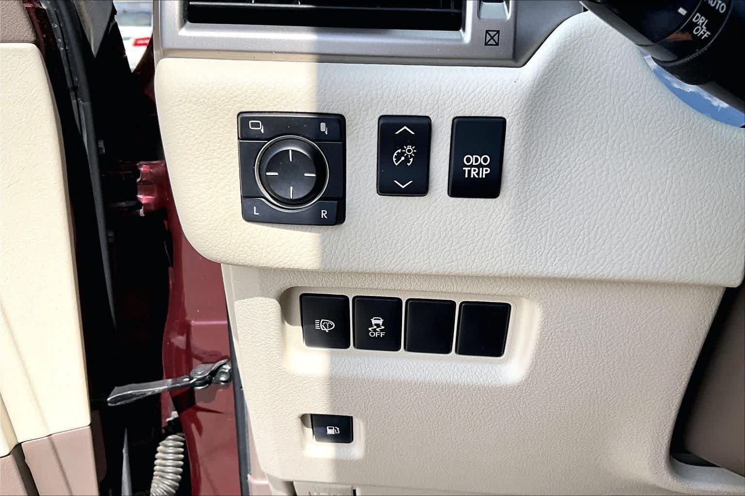 Used 2019 Claret Mica Lexus Premium image 32