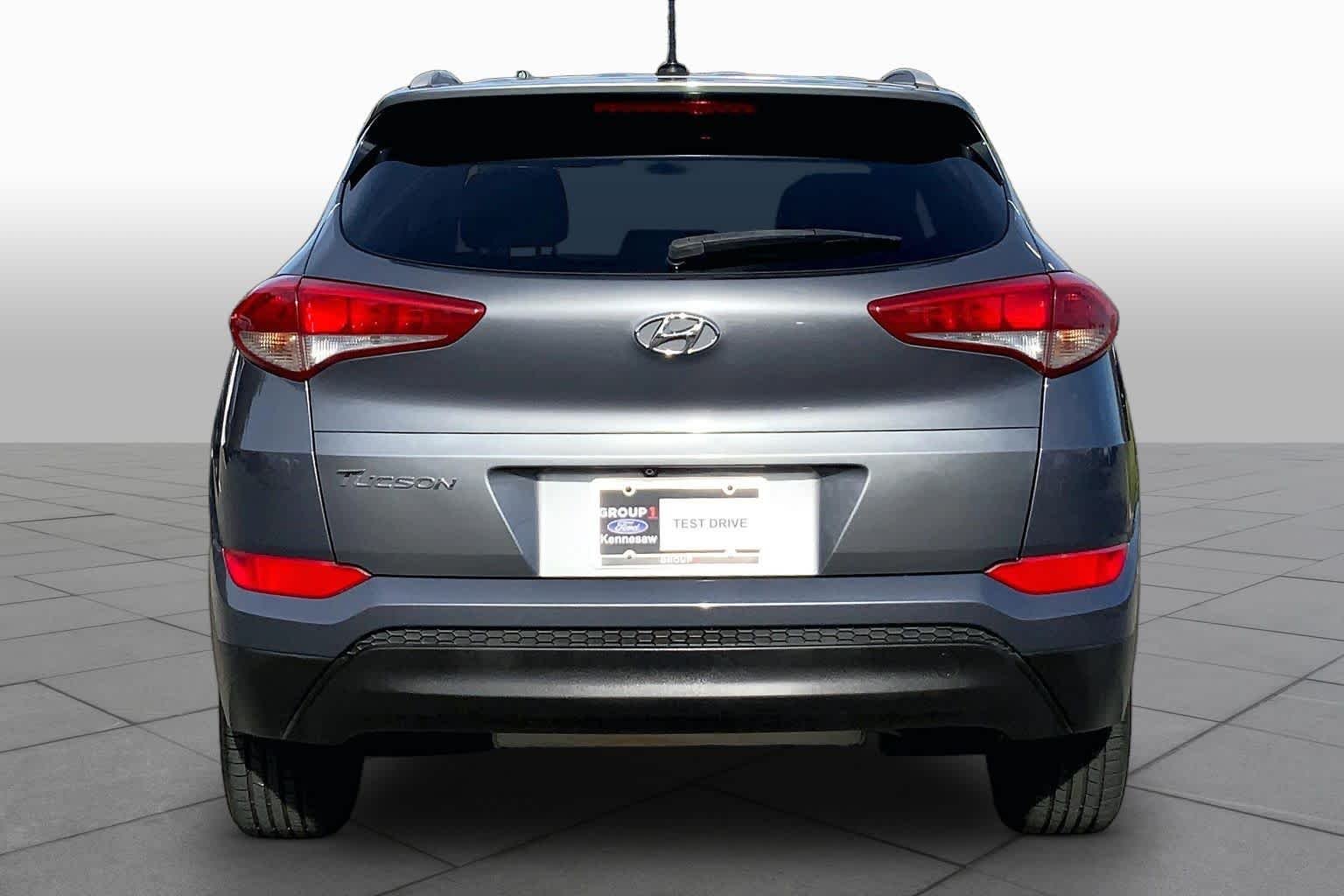 Used 2017 Coliseum Grey Hyundai SE image 5
