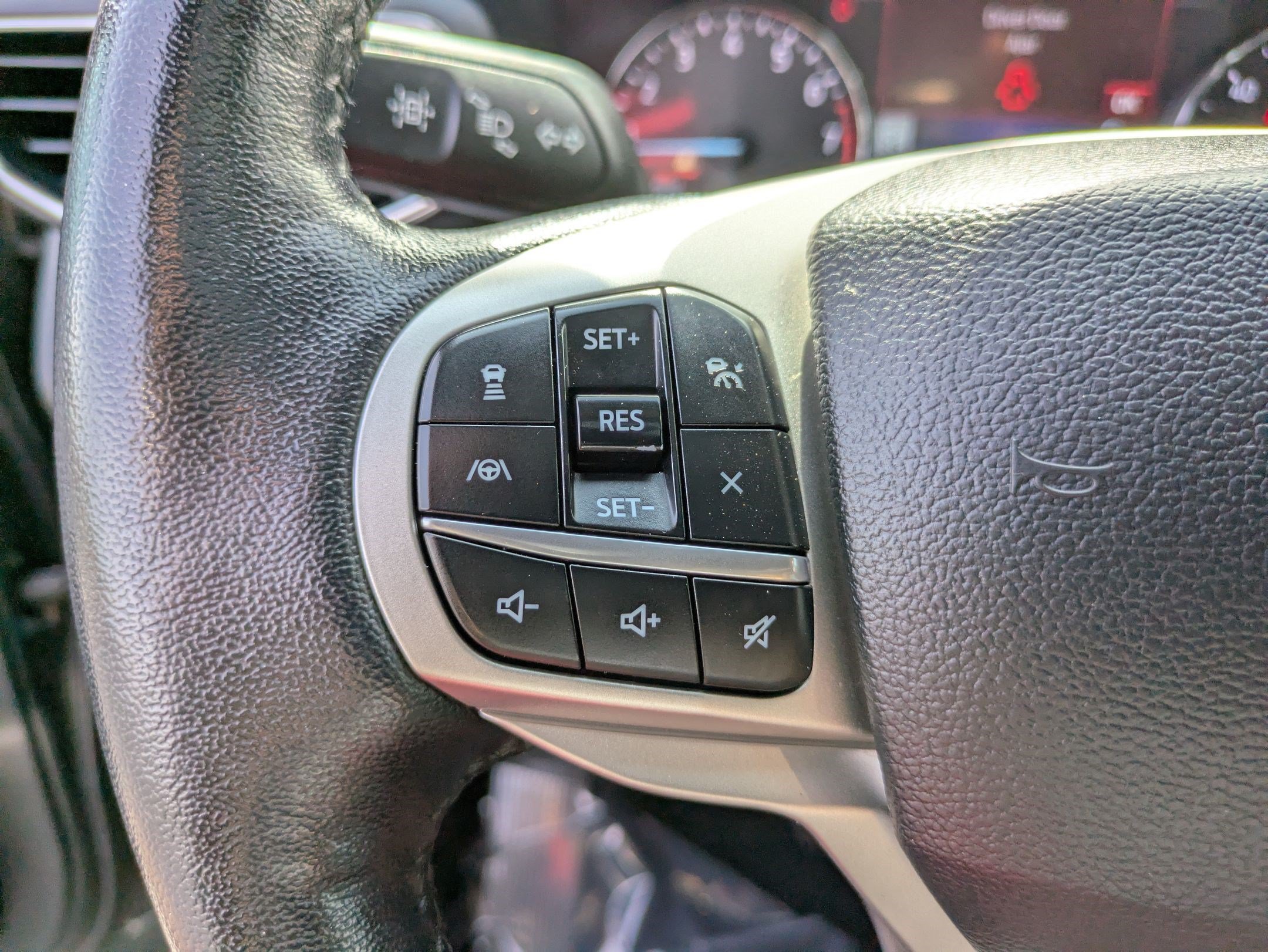 Used 2022 Forged Green Metallic Ford XLT image 17