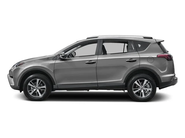Used 2016 Silver Sky Metallic Toyota XLE image 3