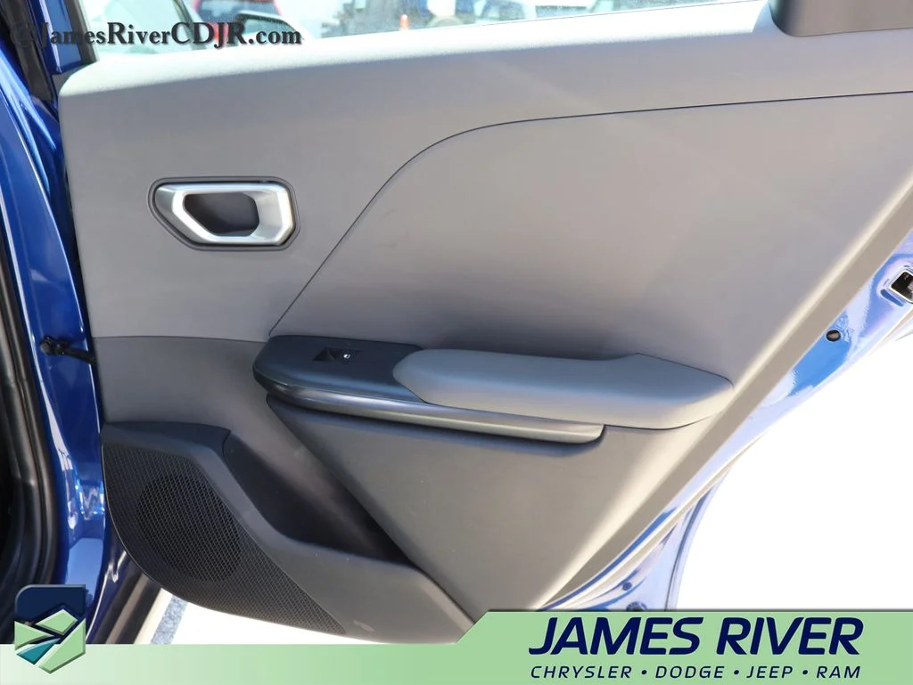 Used 2025 Blue Kia LXS image 11