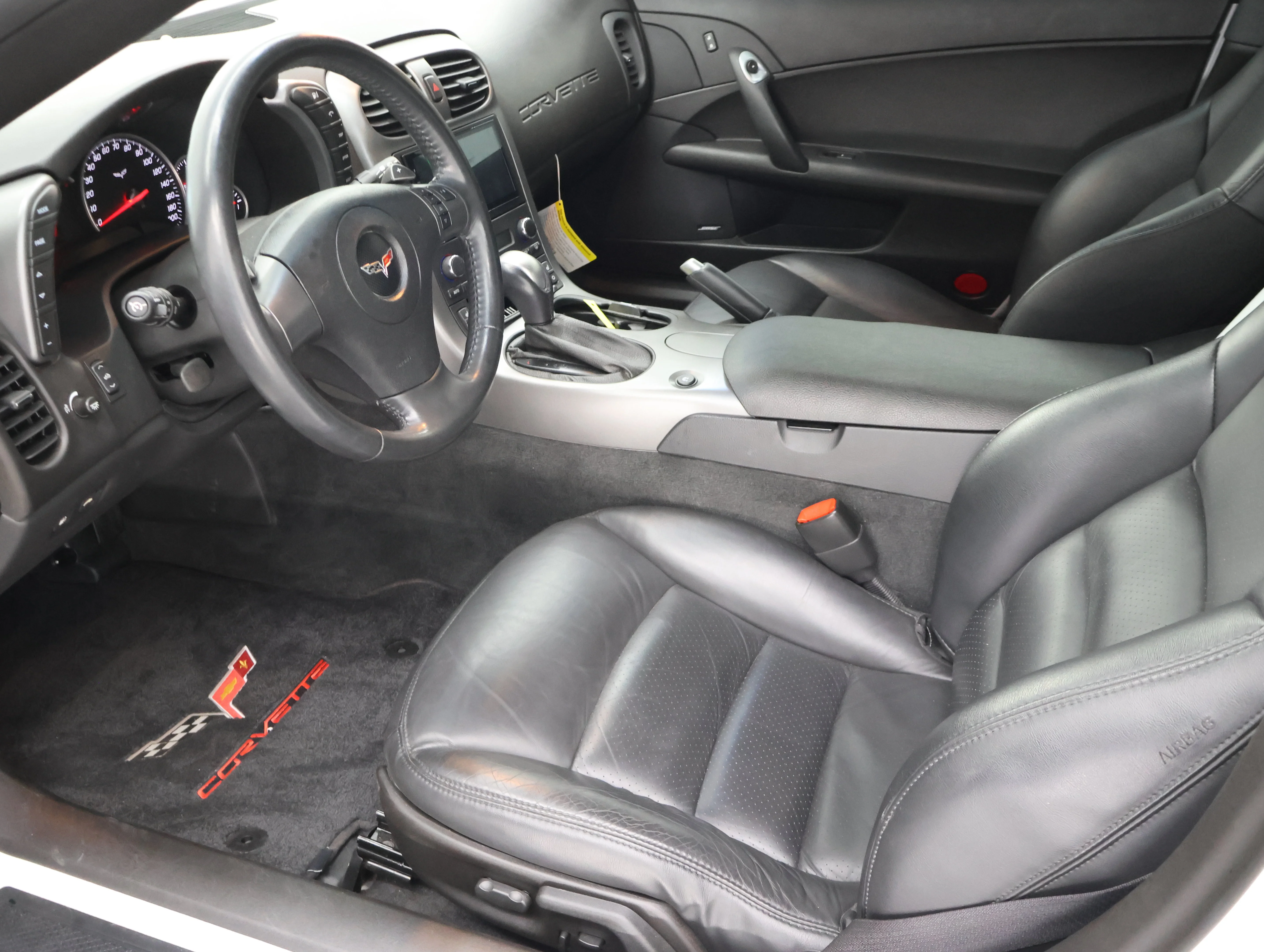Used 2007 Arctic White Chevrolet Base image 8