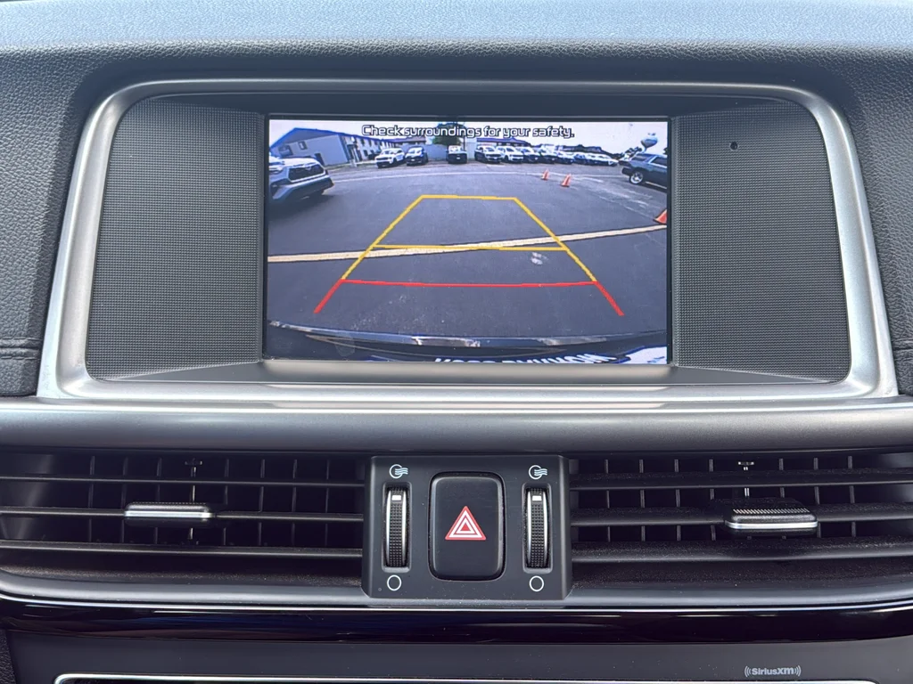 Used 2018 Black Kia S image 20