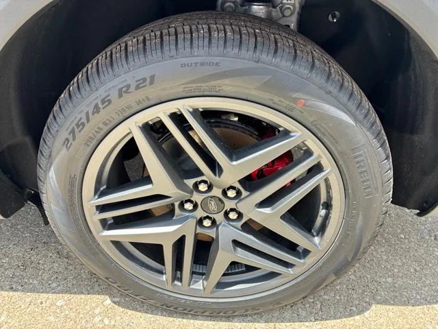 New 2026 Star White Metallic Tri-Coat Ford ST-Line image 15