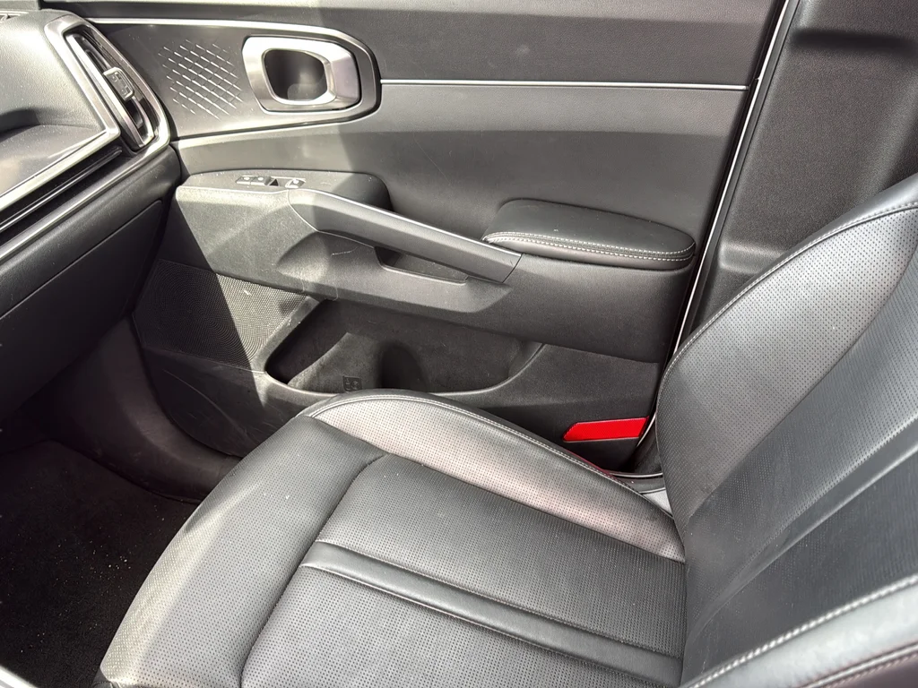 Used 2024 White Kia S image 26