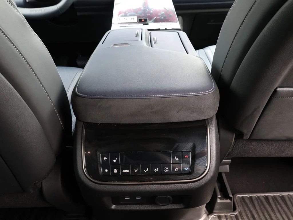 Certified Used 2026 Silver INFINITI SPORT image 33