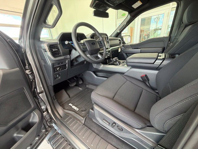 New 2026 Carbonized Gray Metallic Ford XLT image 22