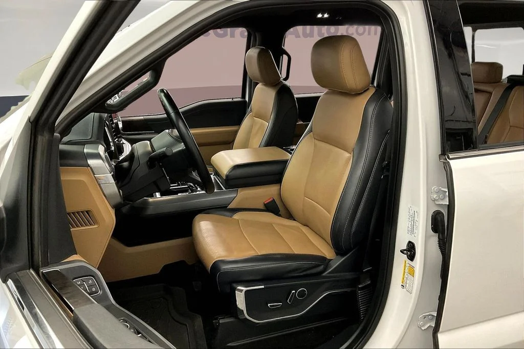Used 2021 White Ford Lariat image 30