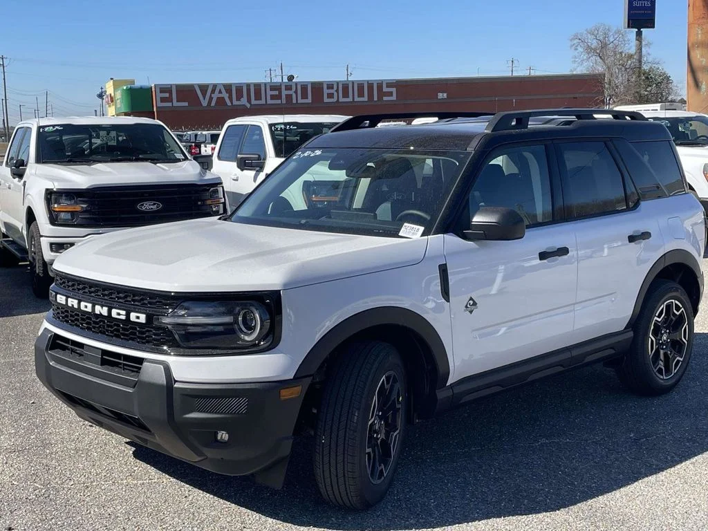 New 2026 White Ford Outer Banks image 7