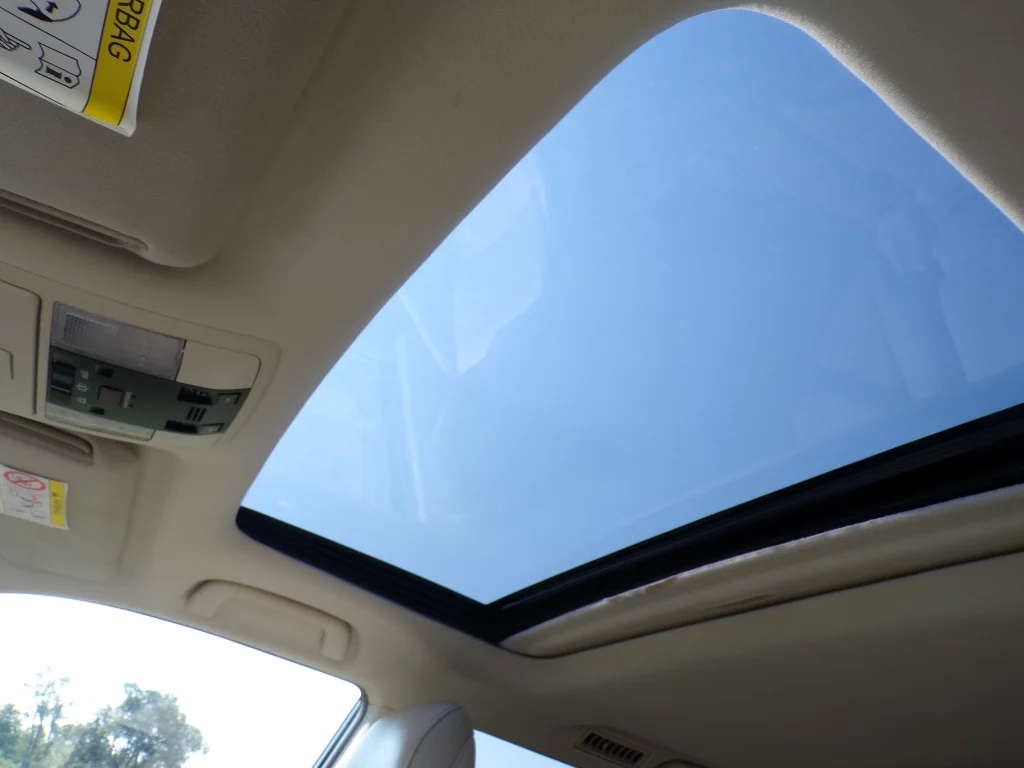 Used 2016 Starfire Pearl Lexus Base image 24