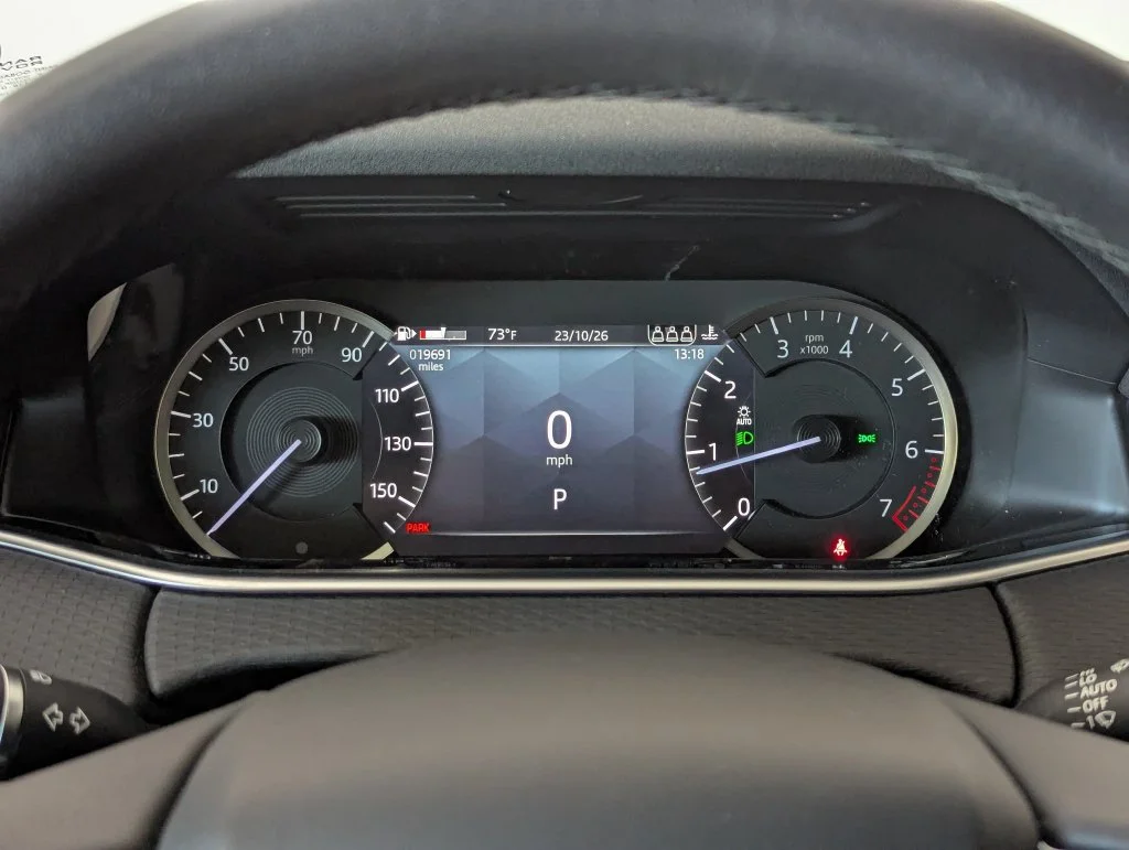 Used 2023 White Land Rover S image 6