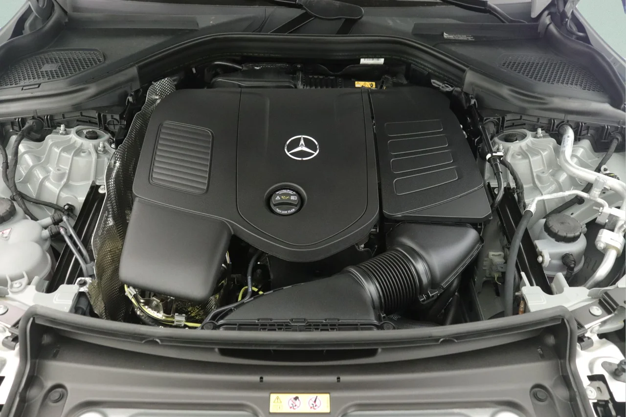 New 2027 MANUFAKTUR Alpine Grey Mercedes-Benz 300 Coupe 4MATIC® image 5