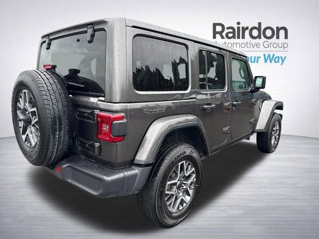 Used 2025 Granite Crystal Metallic Clearcoat Jeep Sahara image 7