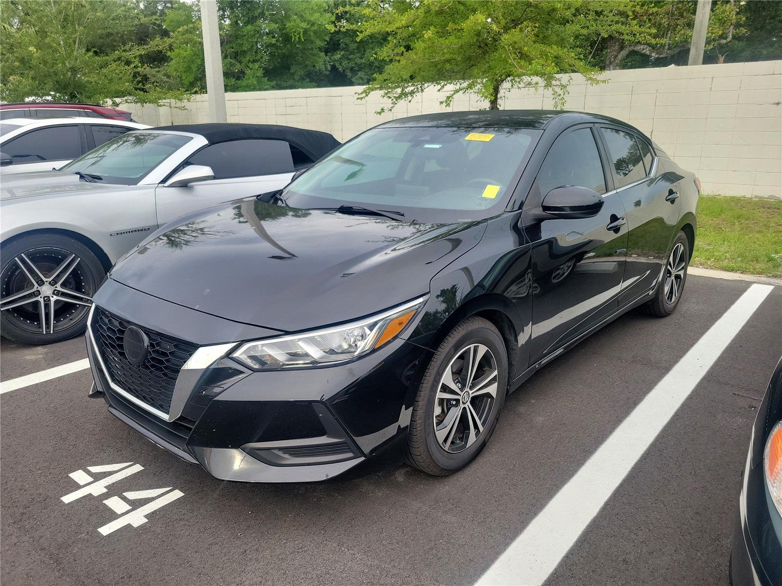 Used 2022 Super Black Nissan SV image 1