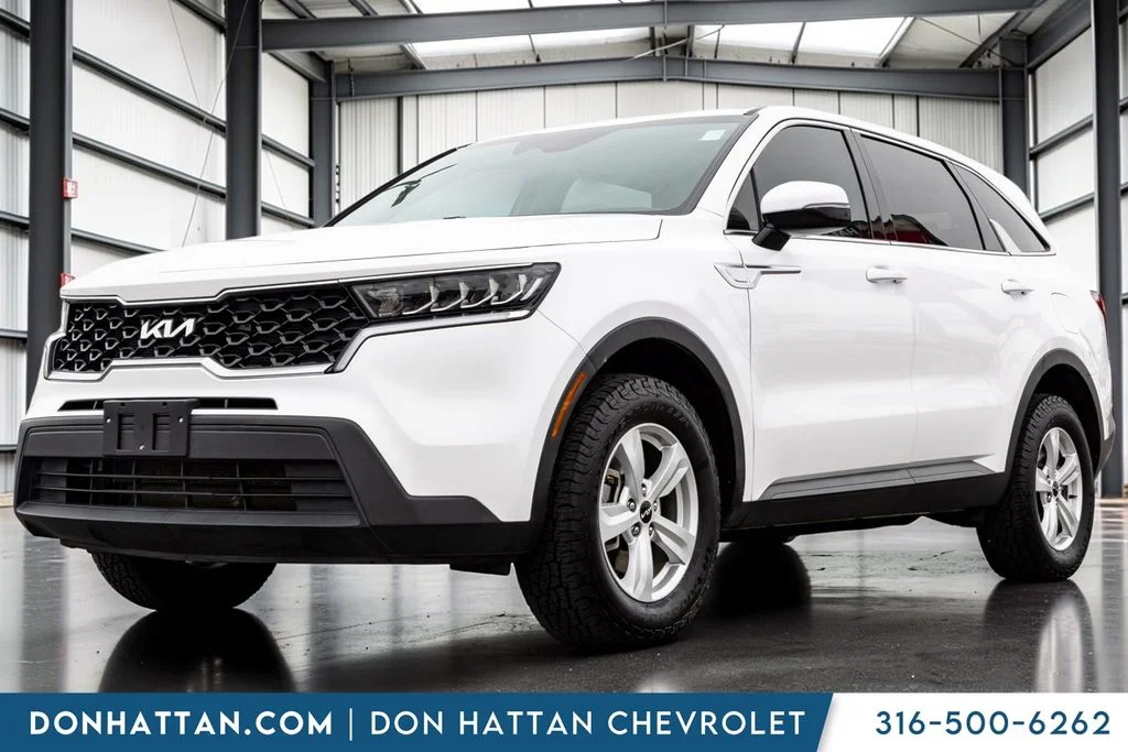 Used 2023 White Kia LX image 1