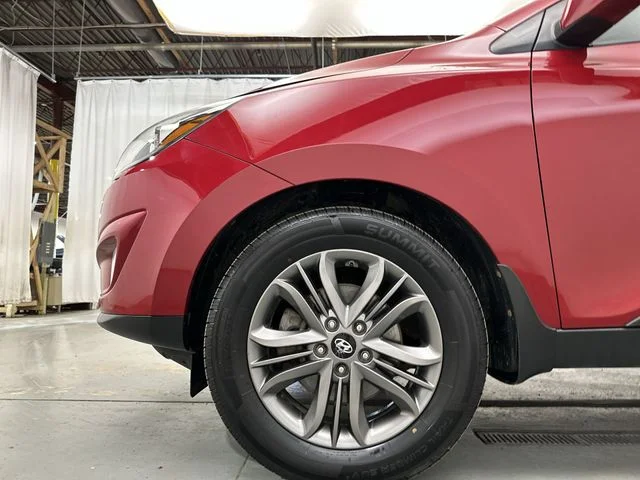 Used 2015 Red Hyundai SE image 21
