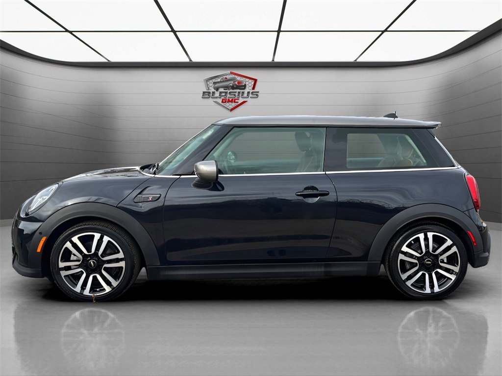 2023 Mini Cooper Hardtop S photo 2