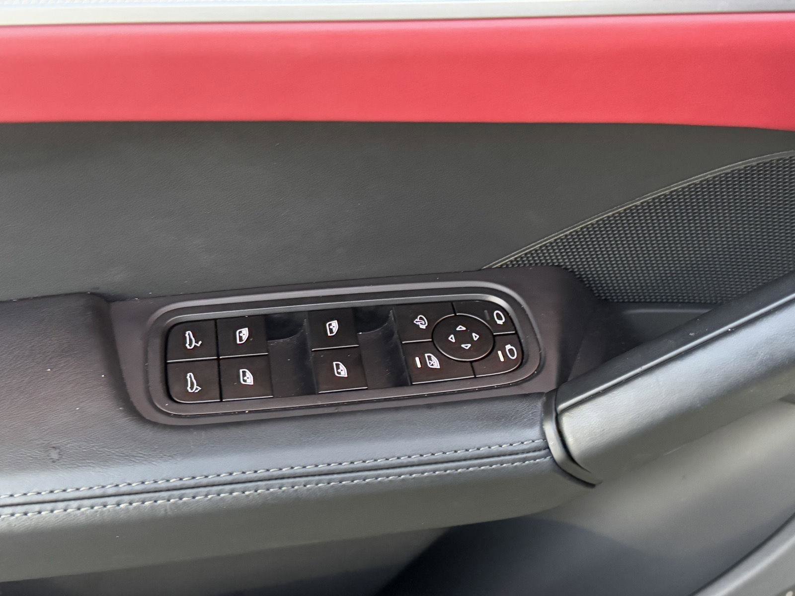 Used 2025 White Porsche  image 18