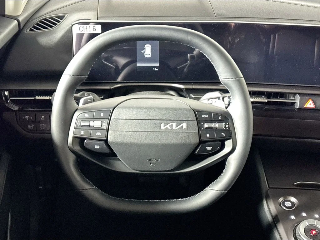 New 2026 Snow White Pearl Kia EX image 13