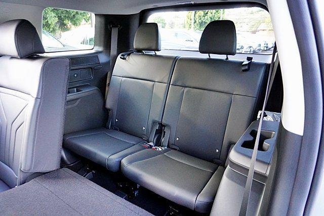 New 2026 Silver Hyundai SEL FWD image 22