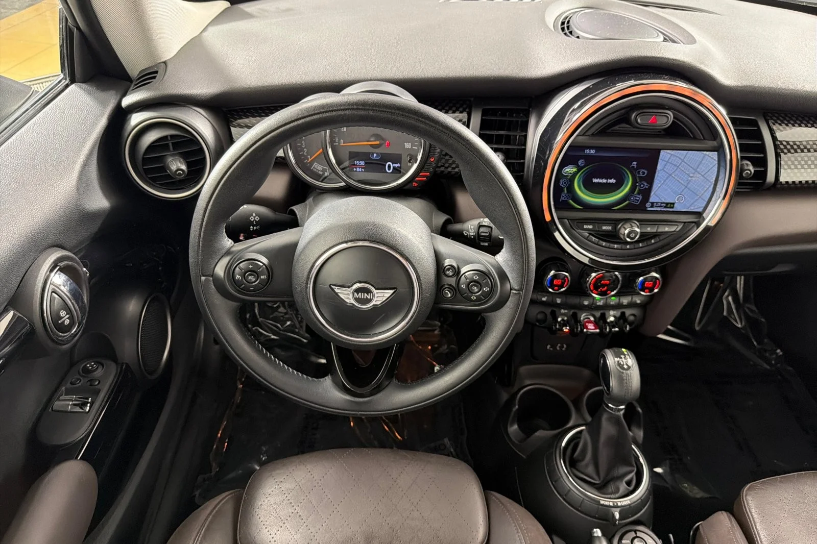 Used 2015 Pepper White MINI 2dr HB S image 13