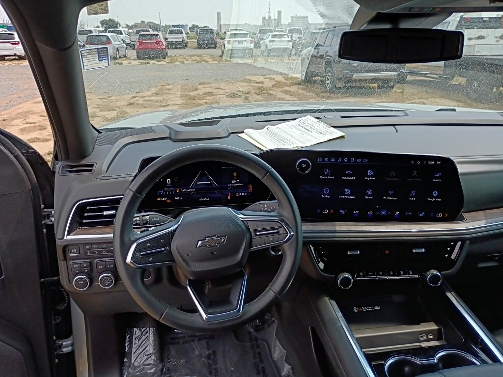 Used 2025 Gray Chevrolet Z71 image 26