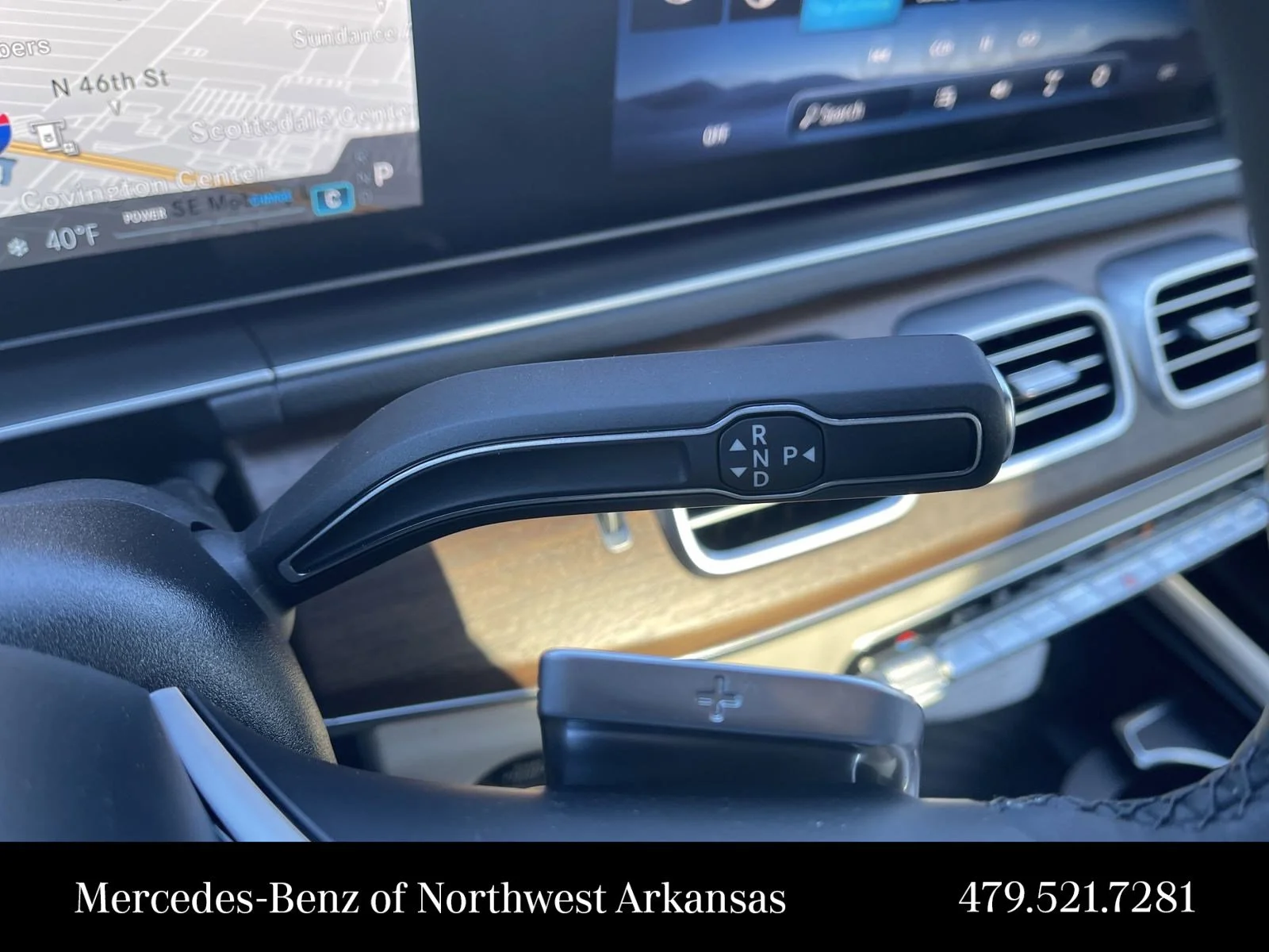 Used 2025  Mercedes-Benz  image 31