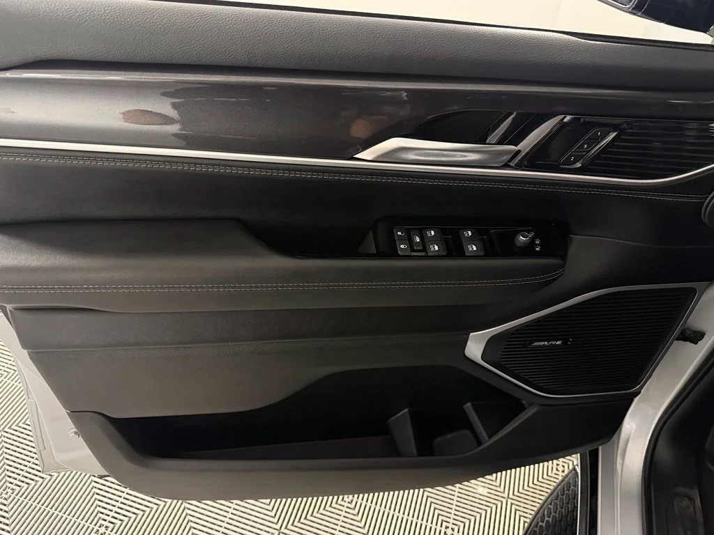 Certified Used 2024 Silver Jeep Base image 23
